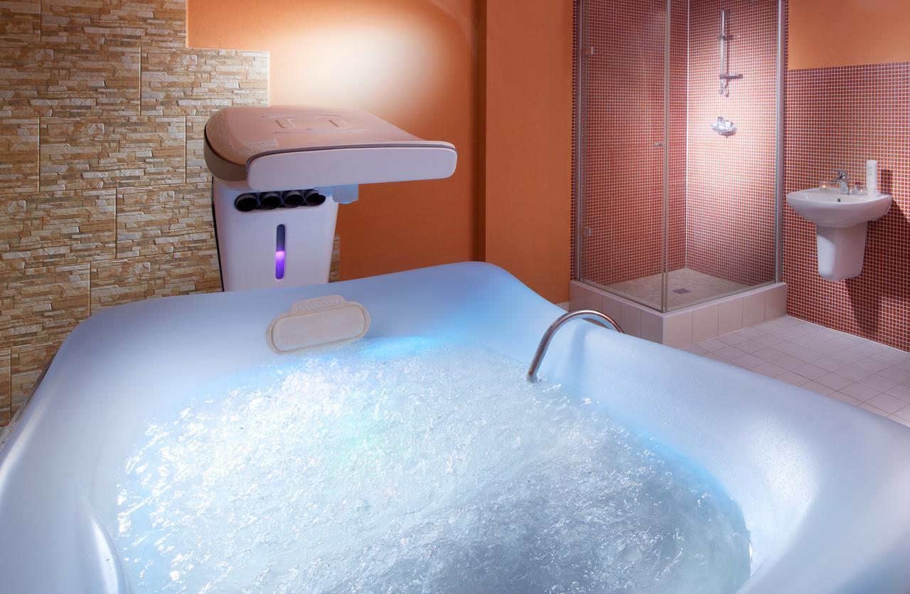 Lipno Wellness - Frymburk Hotel Private Family Room Kültér fotó
